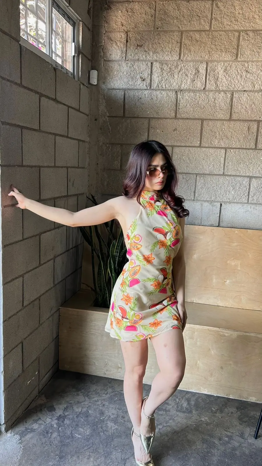 Vestido Halter Corto Beige Estampado Frutas