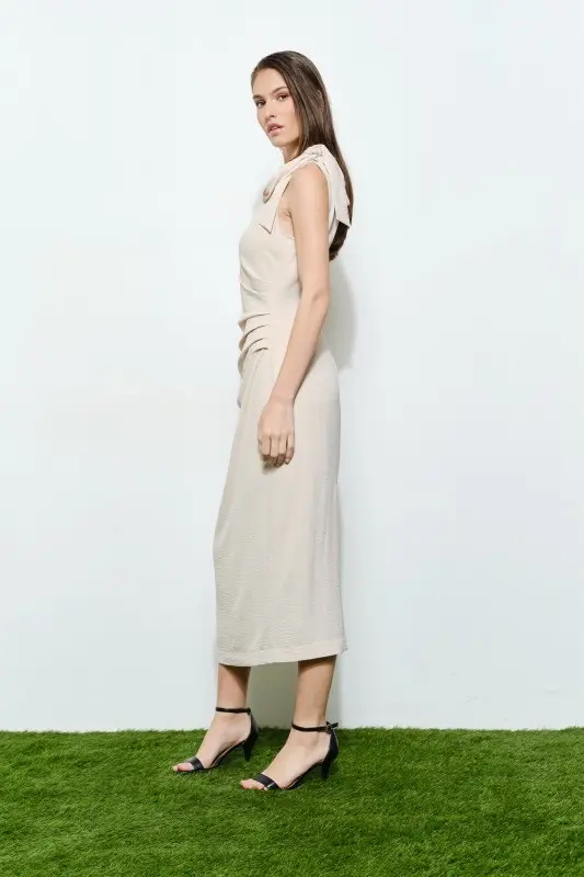 Vestido Midi con Lazo Color Arena